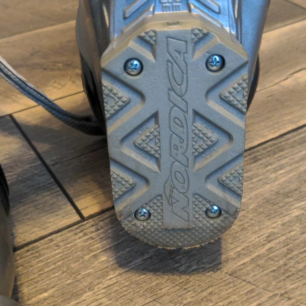 Nordica One 50 Women's Alpine Ski Boots Silver Black Mondo 25.5 Size 8.5